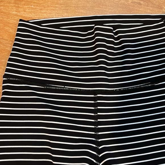 Lululemon Wunder Under Leggings 7/8 - size 6 - Picture 3 of 5